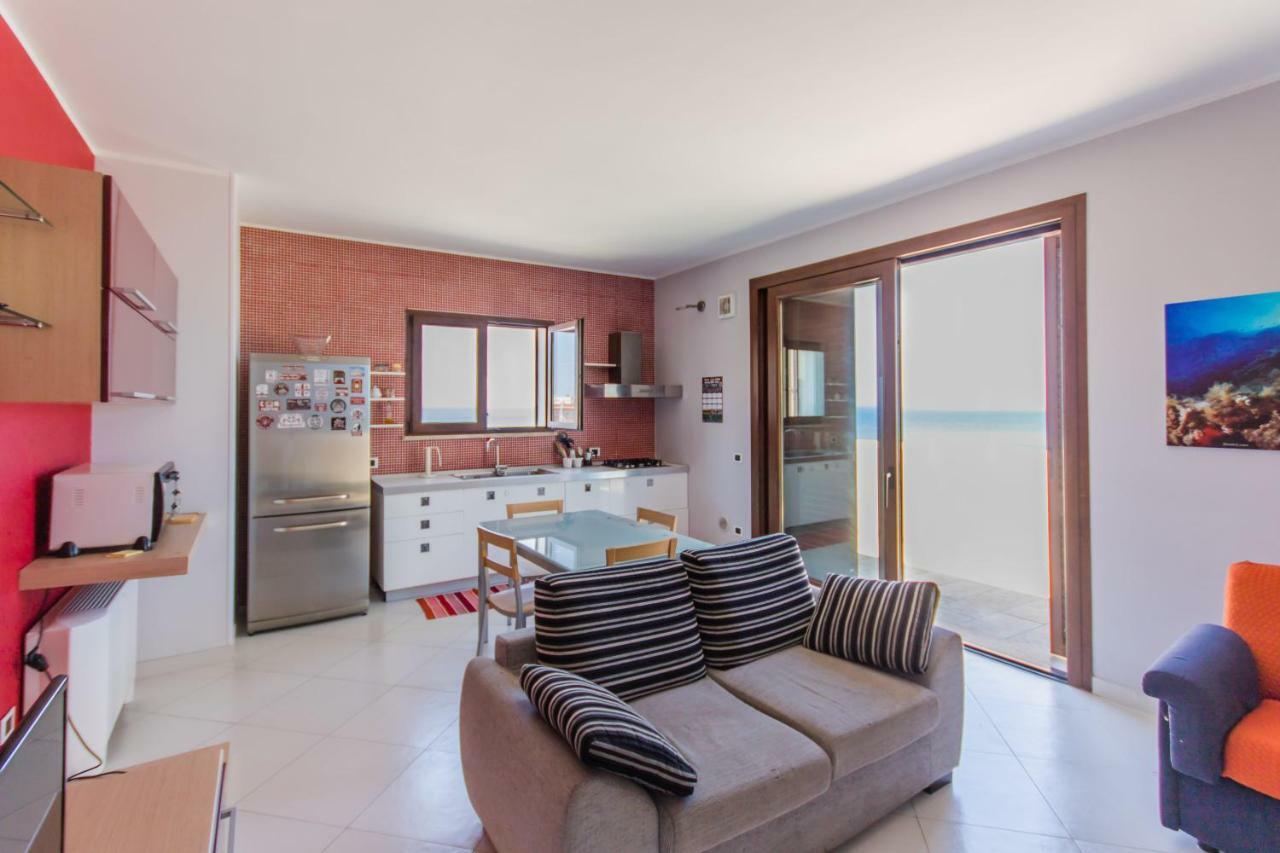 Апартаменты Terrazza Sul Mare Трапани Экстерьер фото